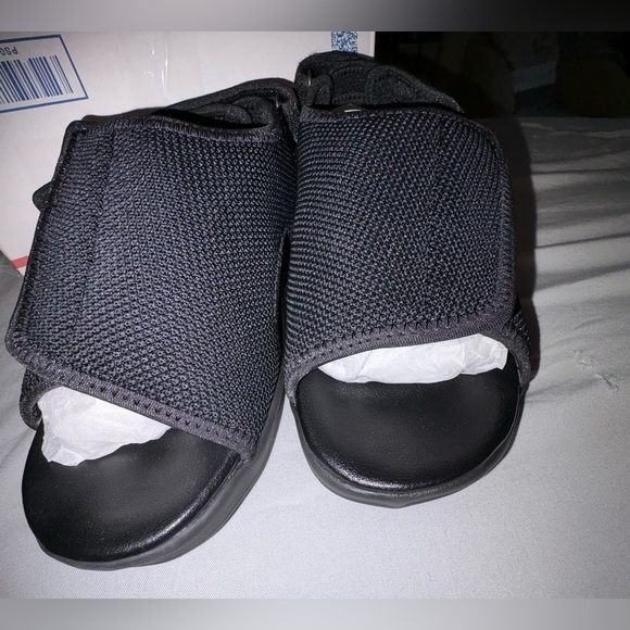 NEW- BLACK  sandals
Extra wide- adjustable
Improve circulation 
All Day Wear - Picture 3 of 7